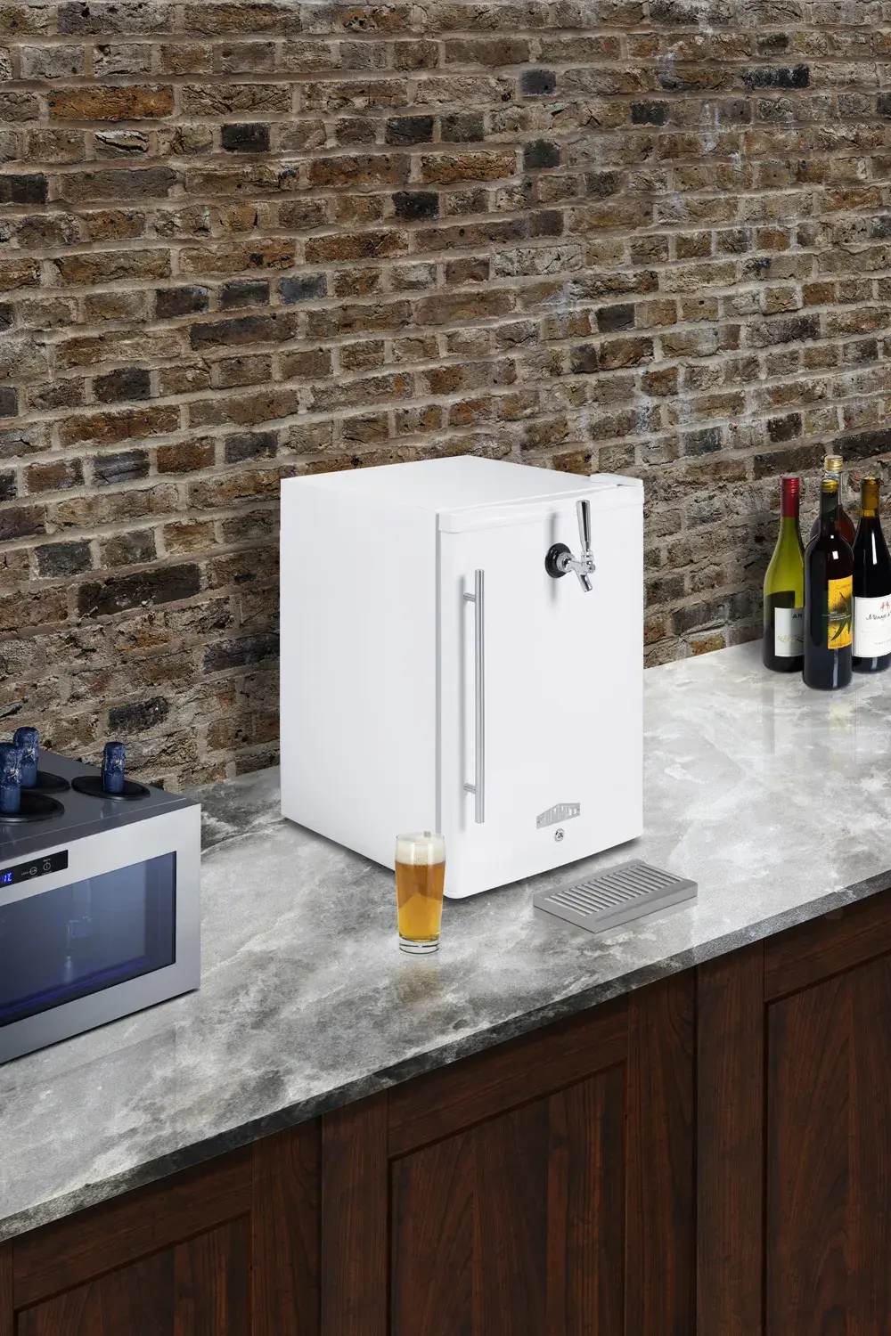 Summit FF31L7FRTP 17" Wide Tabletop Front Tap Beer Kegerator