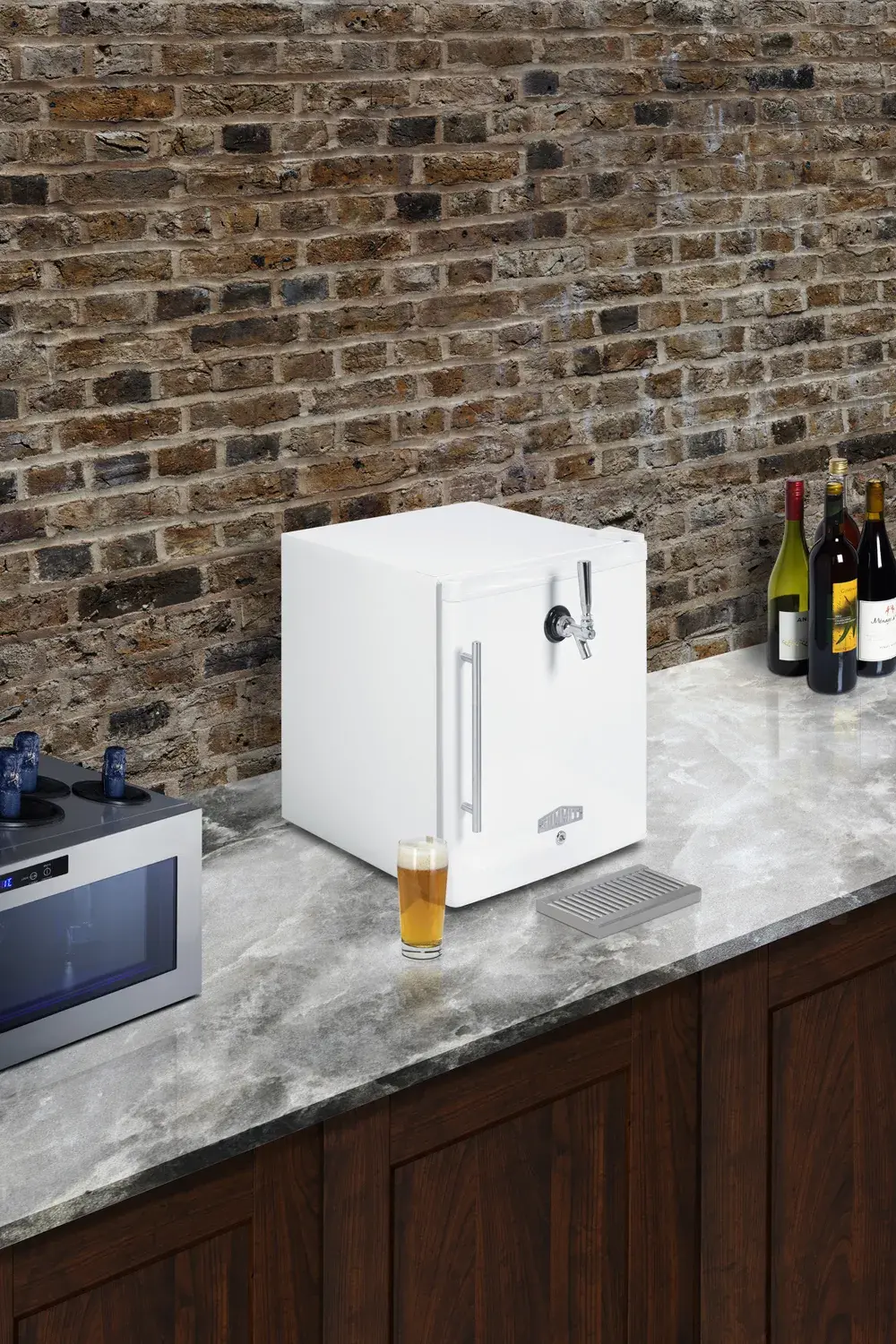 Summit FFAR25L7FRTP 17" Wide Tabletop Front Tap Beer Kegerator